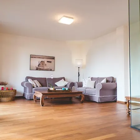Casa Ora Holiday home Gardone Riviera
