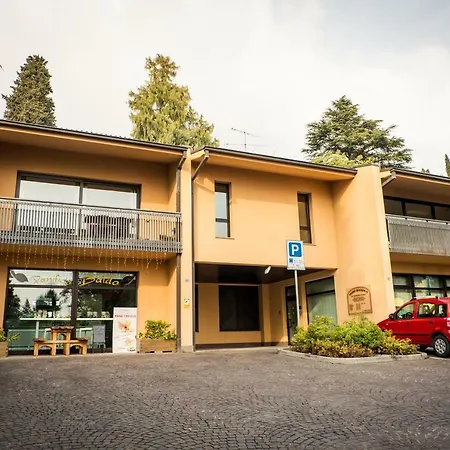Casa Ora Nyaraló *